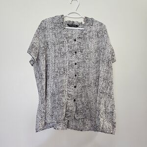 Black White Button-Up Snake Print Blouse Flutter Sleeve Business Casual Ruffle